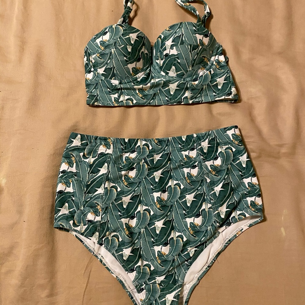 Kingdom and State size M vintage style suit